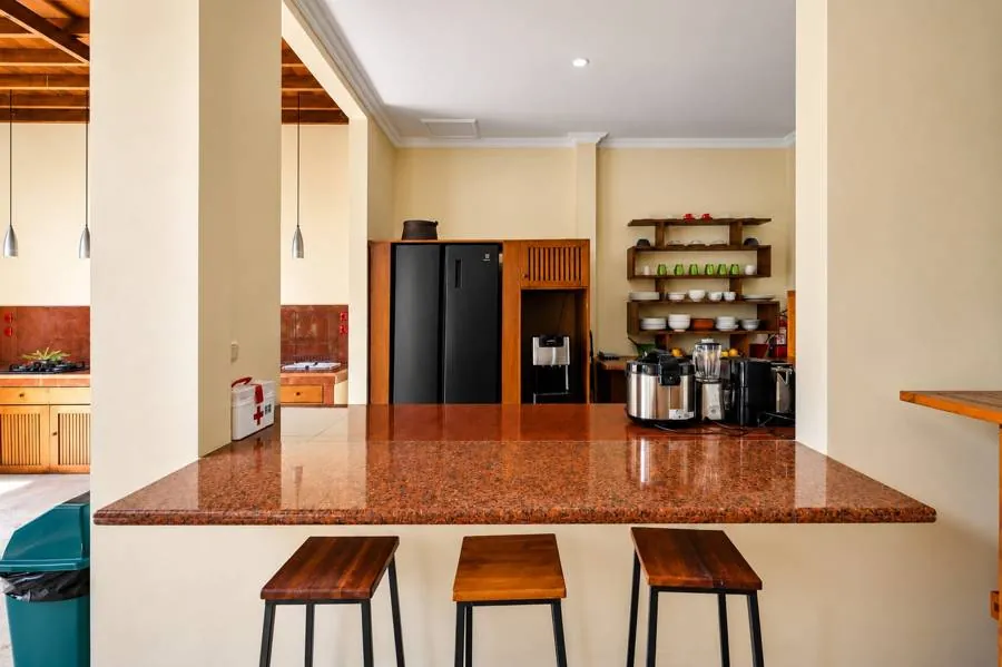 Breakfast bar